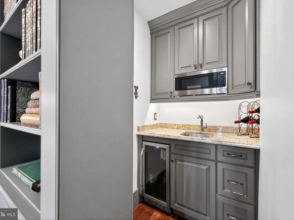 302 S 2nd Street, Philadelphia PA 19106