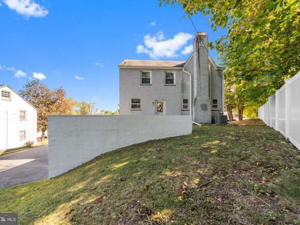 126 1st Avenue, Broomall PA 19008