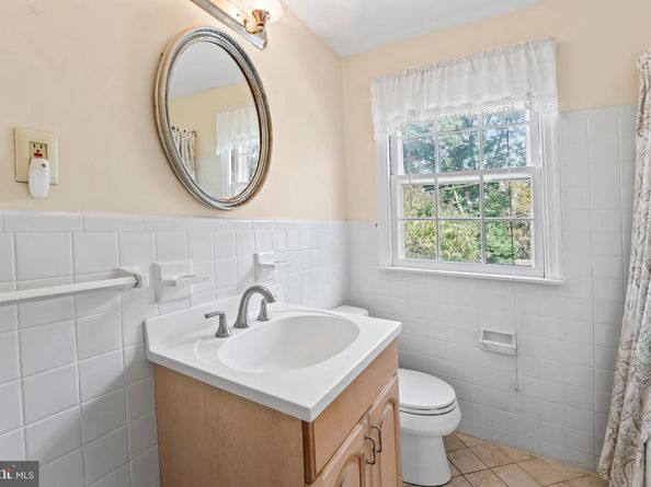 387 Devonshire Road, Devon PA 19333