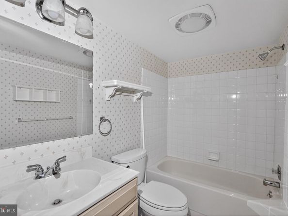 1000 Putnam Boulevard 205, Wallingford PA 19086