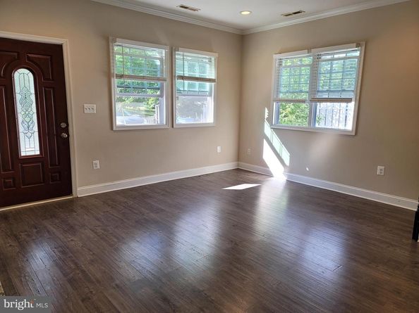 7122 Oak Ridge Road, Falls Church VA 22042