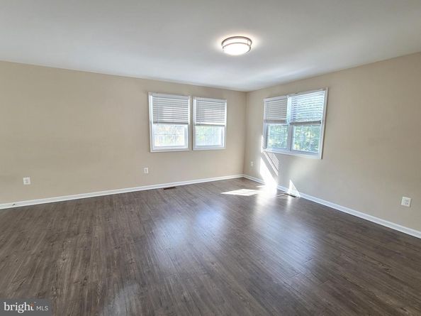 7122 Oak Ridge Road, Falls Church VA 22042