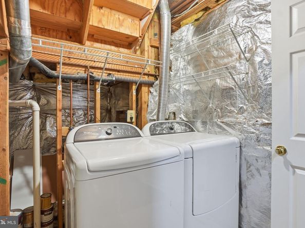 711 Herndon Woods Court, Herndon VA 20170