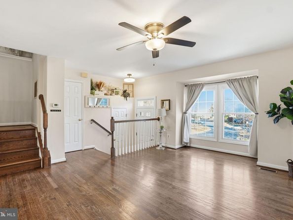 711 Herndon Woods Court, Herndon VA 20170