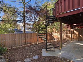 711 Herndon Woods Court, Herndon VA 20170