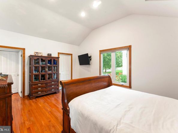 8912 Springview Road, Philadelphia PA 19115