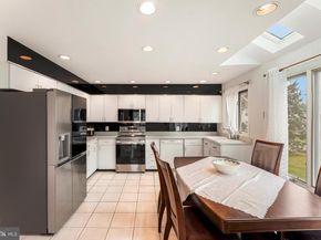 8912 Springview Road, Philadelphia PA 19115