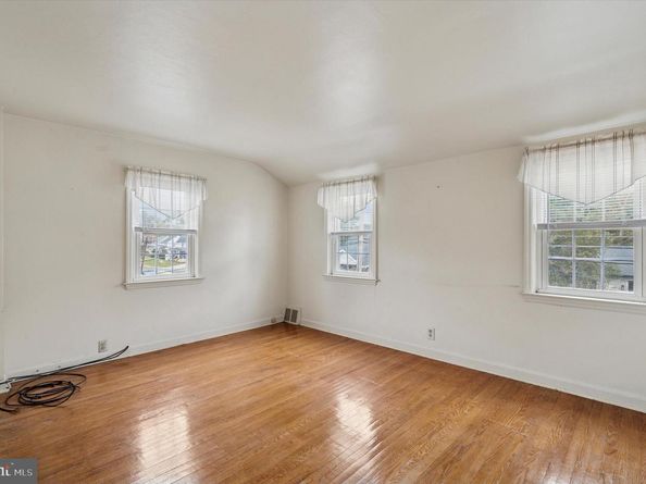 363 Holmes Road, Holmes PA 19043