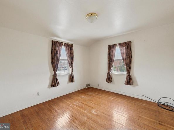 363 Holmes Road, Holmes PA 19043