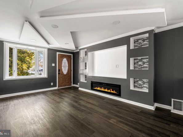 900 Maple Avenue, Glenolden PA 19036