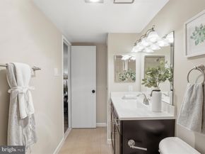 1800 Old Meadow Road 1017, Mclean VA 22102