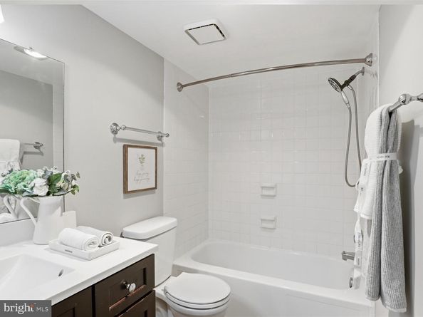 1800 Old Meadow Road 1017, Mclean VA 22102