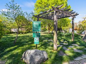 58 T Street NW 1, Washington DC 20001