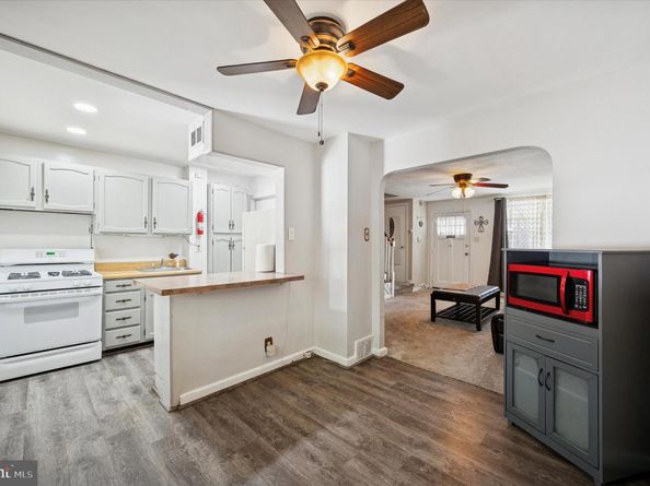 5916 Newtown Avenue, Philadelphia PA 19120