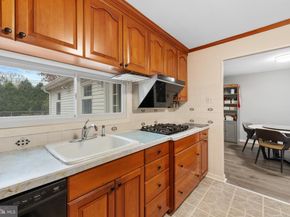 416 Emerson Road, Huntingdon Valley PA 19006