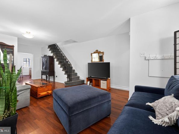 2310 S Warnock Street, Philadelphia PA 19148