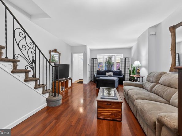 2310 S Warnock Street, Philadelphia PA 19148