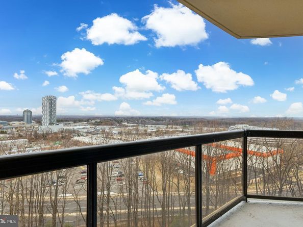 8370 Greensboro Drive 916, Mclean VA 22102