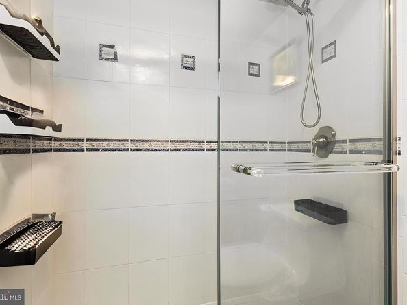 8370 Greensboro Drive 916, Mclean VA 22102