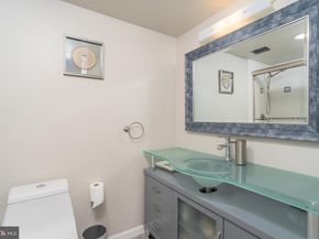 8370 Greensboro Drive 916, Mclean VA 22102