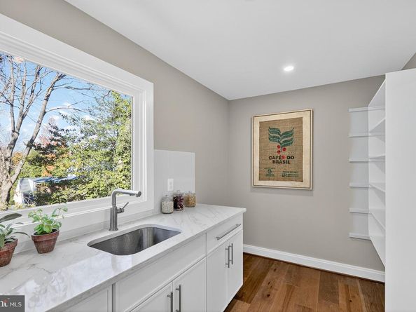 6306 Columbia Pike, Falls Church VA 22041