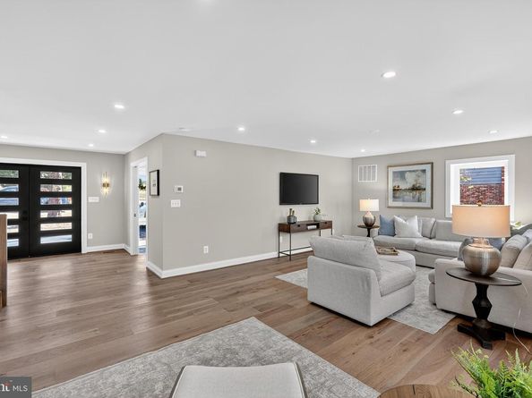 6306 Columbia Pike, Falls Church VA 22041