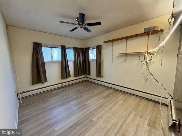 31 Swan Lane, Levittown PA 19055