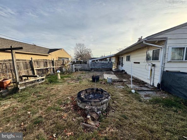 31 Swan Lane, Levittown PA 19055