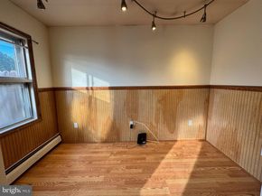 31 Swan Lane, Levittown PA 19055