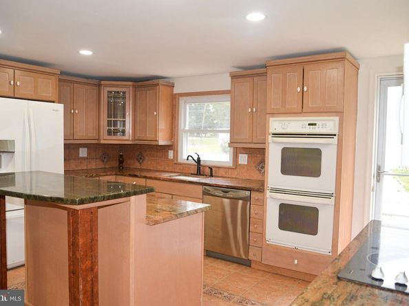 114 Nursery Avenue, Levittown PA 19057