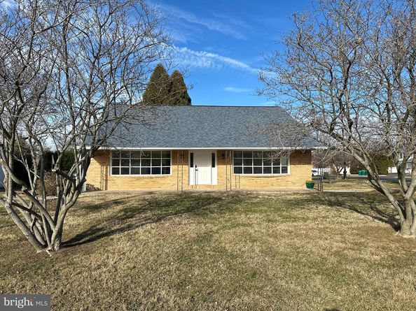 114 Nursery Avenue, Levittown PA 19057