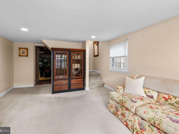 148 Byberry Road, Hatboro PA 19040