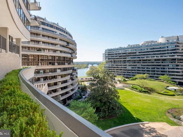 2500 Virginia Ave NW 715, Washington DC 20037