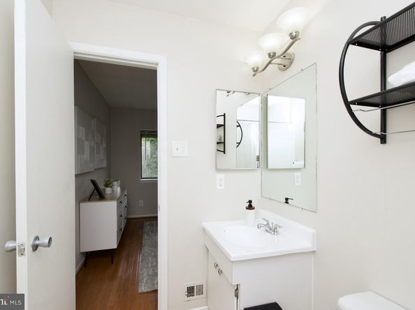 3081 Hawthorne Drive NE 3081, Washington DC 20017