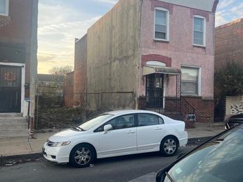 N 6TH Street