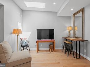 833 19TH Street NE 3, Washington DC 20002