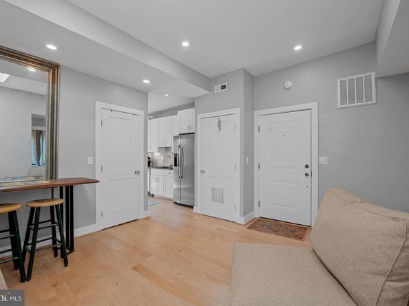 833 19TH Street NE 3, Washington DC 20002