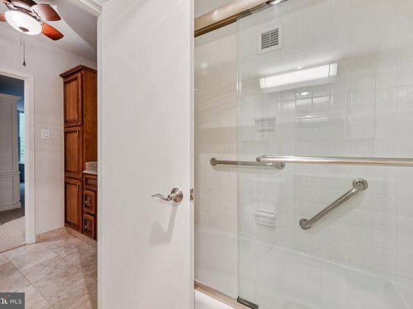 4100 Cathedral Avenue NW 406, Washington DC 20016