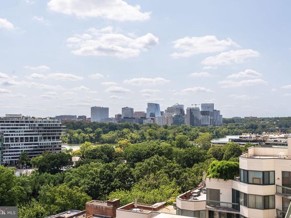 950 25TH NW 1011N, Washington DC 20037