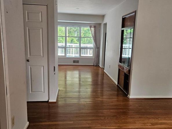 2653 Bowling Green Drive, Vienna VA 22180