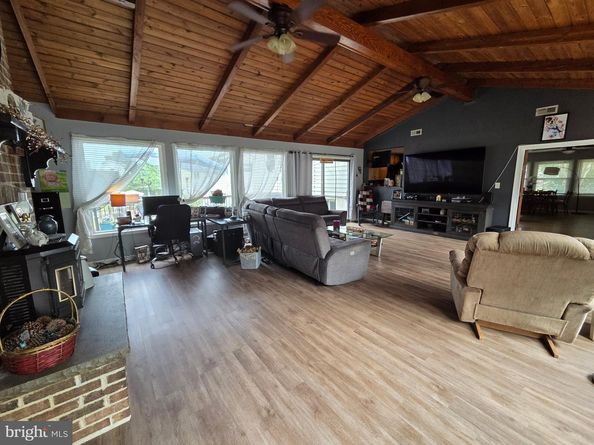 1029 S Ironwood Road, Sterling VA 20164