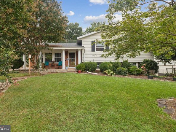 1029 S Ironwood Road, Sterling VA 20164