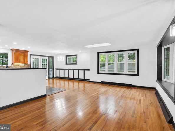 13 Asbury Avenue, Elkins Park PA 19027