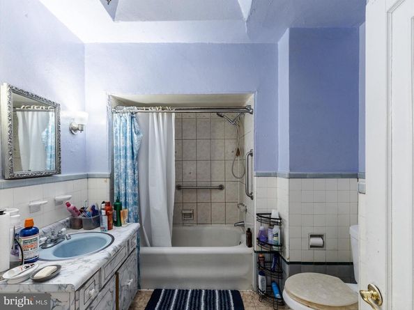 515 W Abbottsford, Philadelphia PA 19144