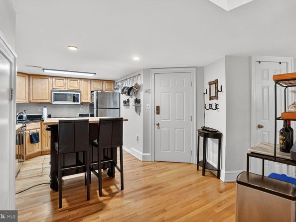 905 South Carolina Avenue SE 6, Washington DC 20003
