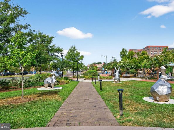 905 South Carolina Avenue SE 6, Washington DC 20003