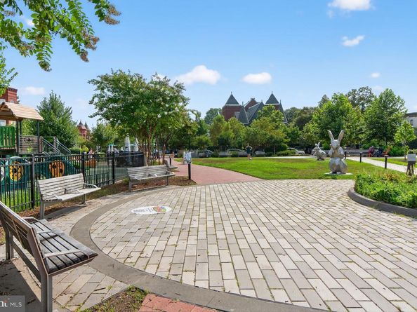 905 South Carolina Avenue SE 6, Washington DC 20003