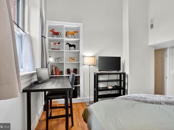 905 South Carolina Avenue SE 6, Washington DC 20003