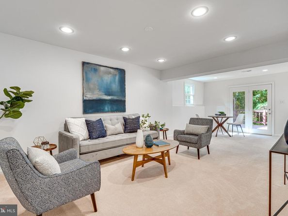 1374 Carpers Farm Way, Vienna VA 22182