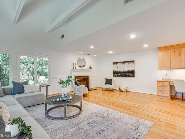 1374 Carpers Farm Way, Vienna VA 22182